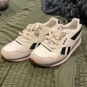 Reebok 7.5 men 9 women’s